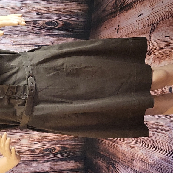 NWOT New York & Company Women's Puffed Sleeve Ruffle-V-Neck W/Belt Size 12 - Picture 2 of 14